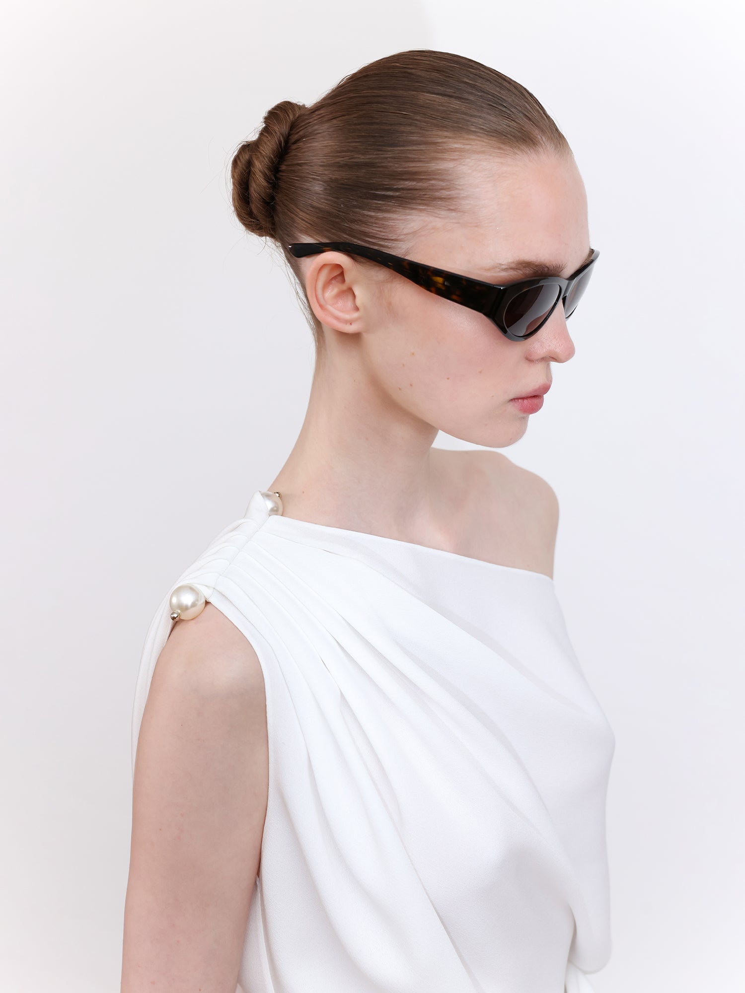 Asymmetric Shoulder Top With Pearl Accessory in White