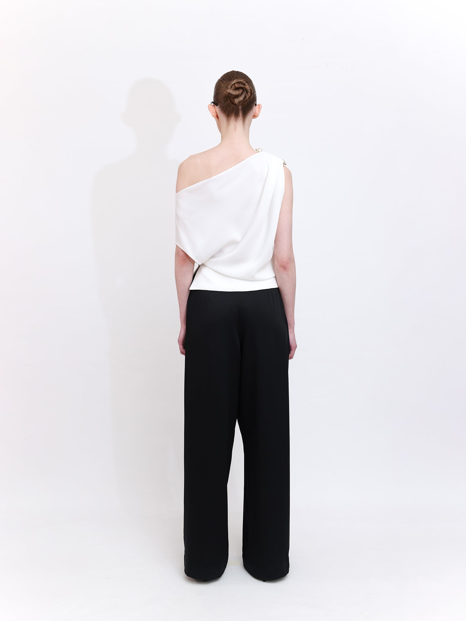 Wide-Leg Pleated Front Trousers in Black